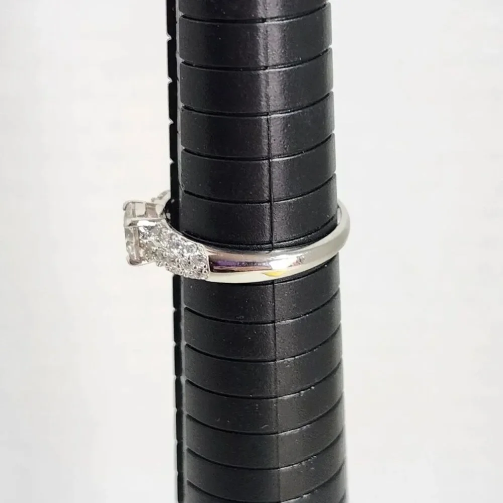 1.0 ct moissanite ring